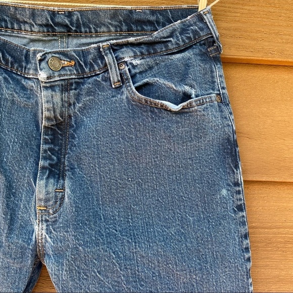 Vintage Wrangler Regular Fit Straight Leg Lightly Distressed Blue Jeans - Picture 5 of 13